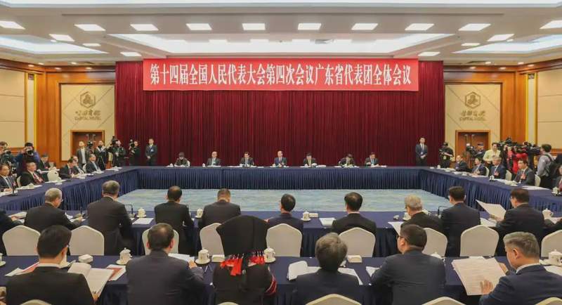 从开放团组到全球舞台；深圳智造闪耀两会现场，市长邀约共创奇迹。