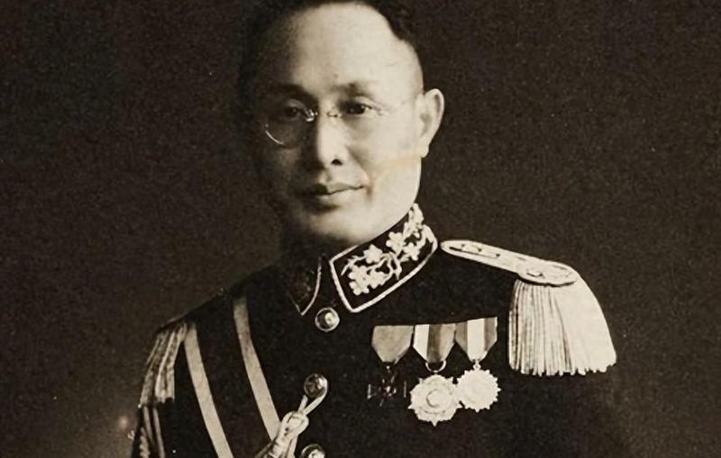 政治精算师的权力迷途：何应钦三次抉择背后的历史教训