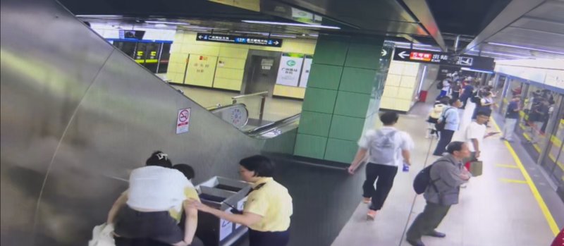 【服务案例深度解析】地铁站务员背送乘客：关键时刻的专业应对与机制保障
