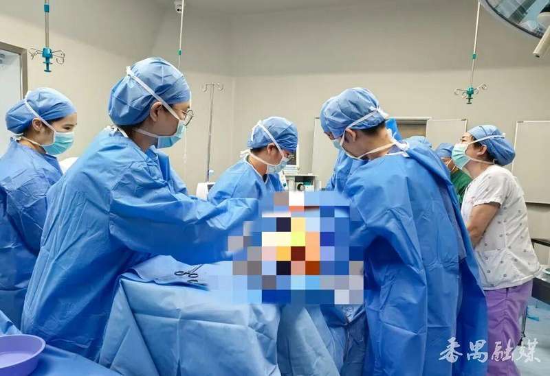  脐带脱垂紧急剖宫产：10分钟生死时速背后的产科急救体系全解析 健康养生